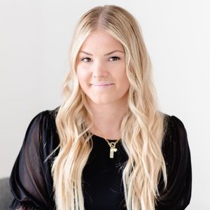 Meet your Posher, Cassandra